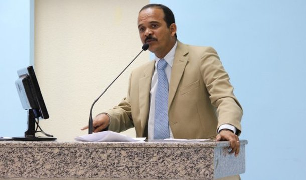 Camaçari: prefeito "adulterou" orçamento da Câmara