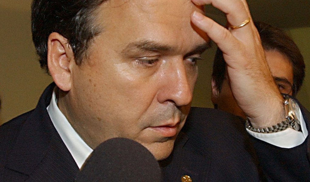 PMDB ameaça punir Mabel. Não seria o que ele quer?