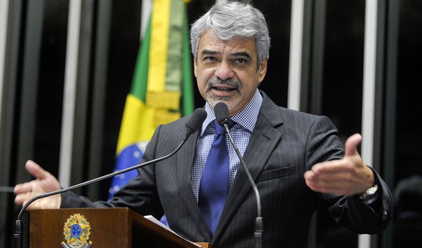 Projeto de Humberto Costa sobre punição de juízes é aprovado