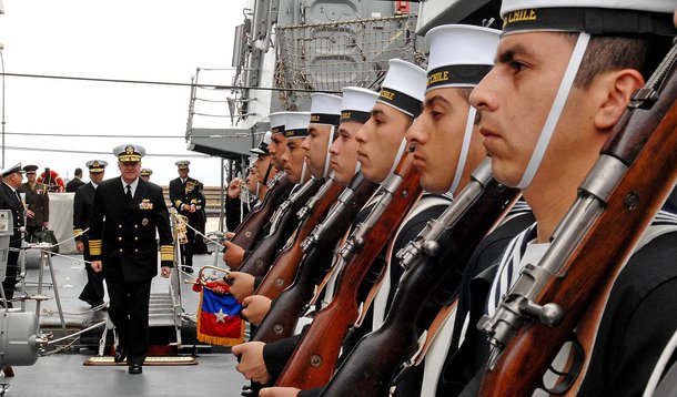 Marinheiros chilenos cantam ameaças a vizinhos sul-americanos