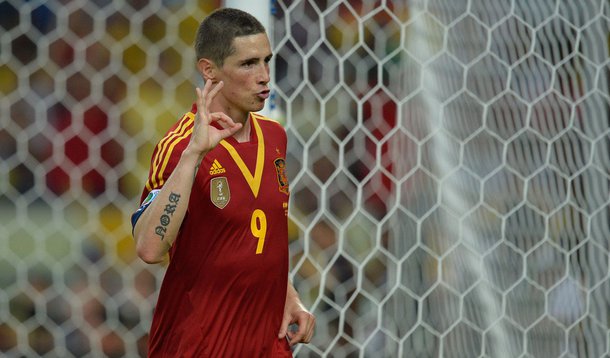 Com 4 de Torres, Espanha massacra Taiti por 10 x 0