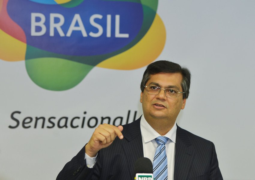 12-06-2013 - Brasília - O presidente da Embratur, Flavio Dino, apresenta os dados preliminares da Pesquisa Internacional de Preços da Hotelaria (PPH) para a Copa das Confederações e a Copa do Mundo. Foto Marcello Casal Jr/ABr