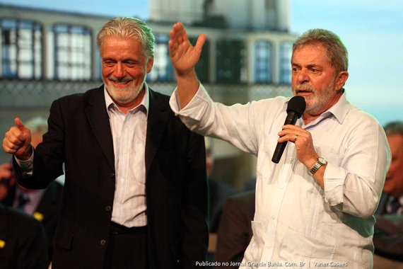 Presidente Lula e o Governador Jaques Wagner entregam restaura��o do Pal�cio Rio Branco, entregam diploma aos formandos do Pr�ximo Passo e apresenta��o do Plano de Reabilita��o Participativo do Centro Antigo de Salvador.

Na foto: Presidente Lula e o Go