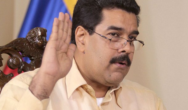 Chávez pede adiamento da cerimônia de posse