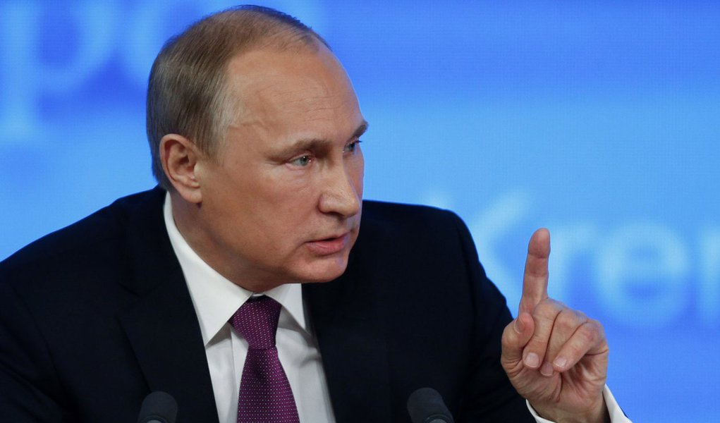 Presidente russo, Vladimir Putin, durante sua coletiva de imprensa anual de fim de ano, em Moscou. 18/12/2014. REUTERS/Maxim Zmeyev