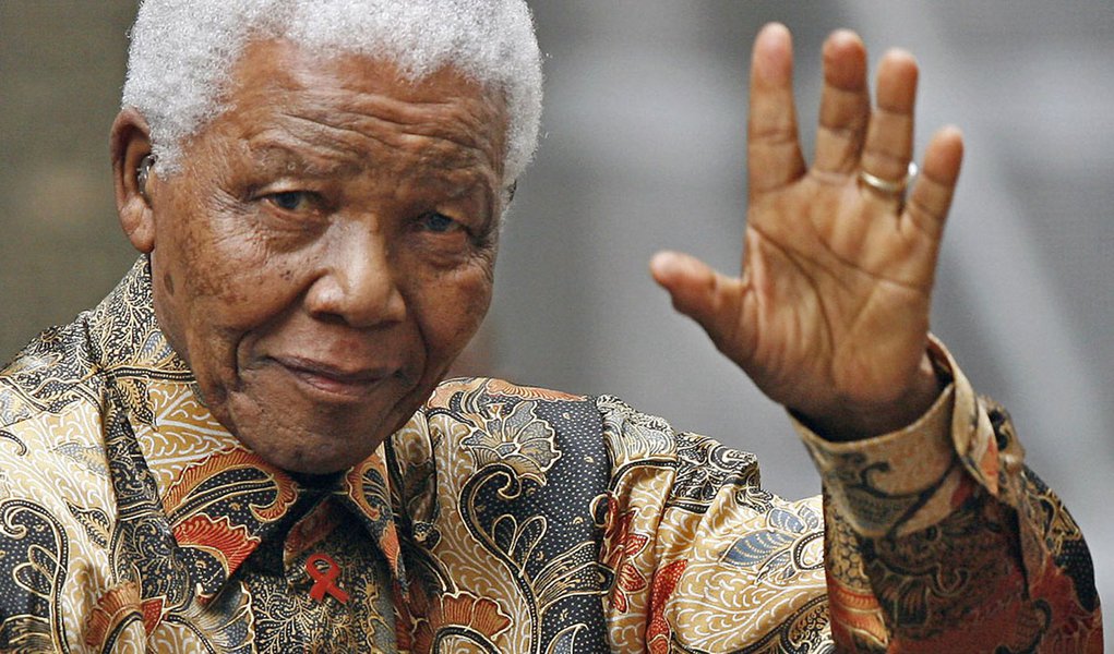 Mandela tem melhora lenta e constante