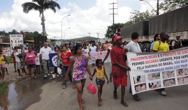 DPU recorre de despejo no Rio dos Macacos