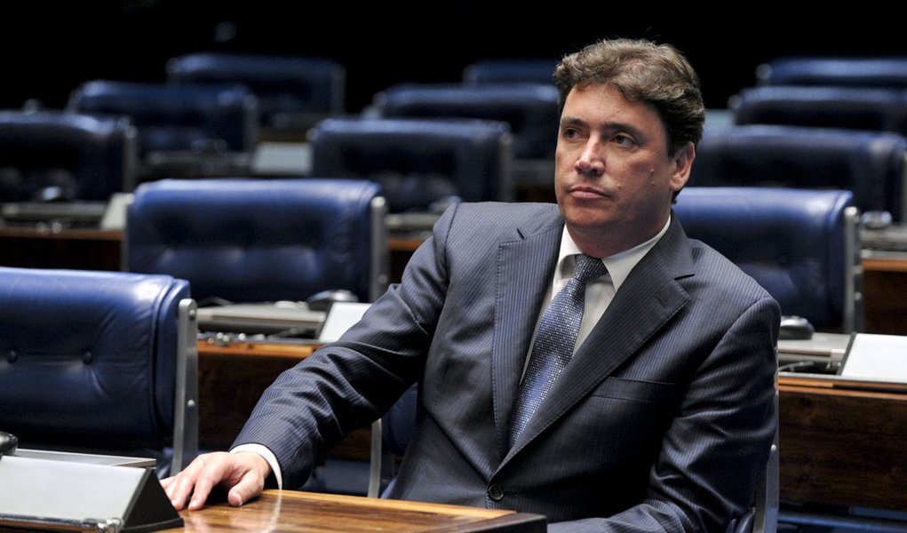 Candidatura de Demóstenes ao Senado é legítima, diz Wilder