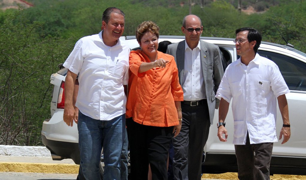 Campos nega troca de farpas com Dilma