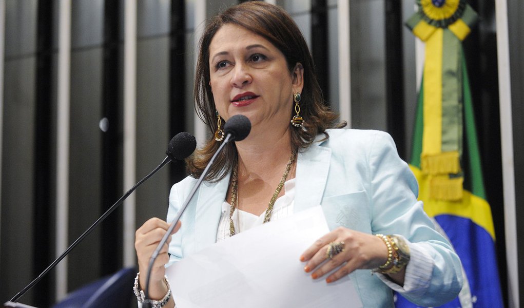 Kátia Abreu diz estar otimista com a MP dos Portos