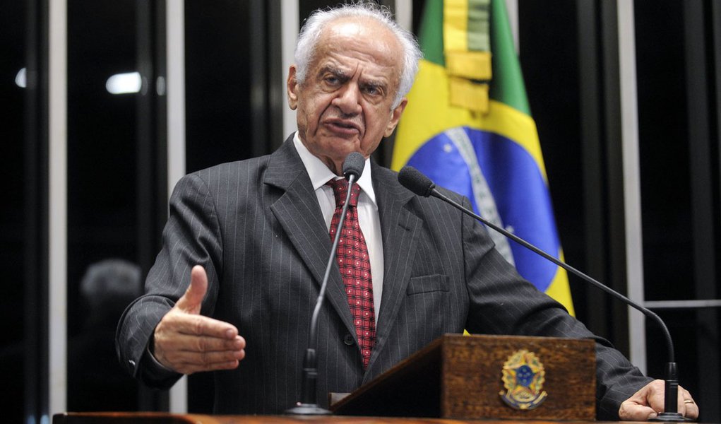 Simon quer Lei da Ficha Limpa para nomeações no Executivo