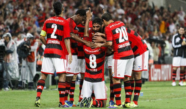 RIO DE JANEIRO, RJ, 06.11.2013: COPA DO BRASIL/FLAMENGO x GOIÁS - Gol de Elias  - Partida entre Flamengo x Goiás , valida pelo jogo de volta da Copa do Brasil, realizado no Estádio Jornalista Mário Filho (Maracanã), no Rio de Janeiro. (Foto: Rudy Trindade