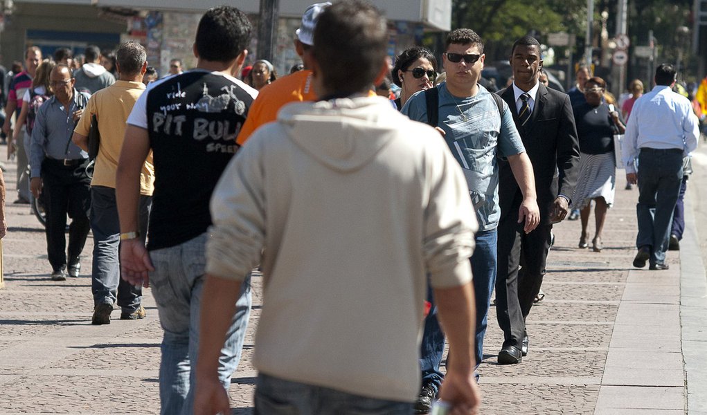 O desastre da classe média, dos “Maria vai com as outras” e de seus ídolos