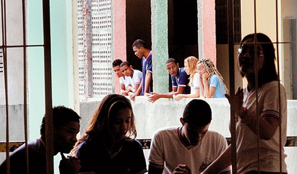 Alunos da escola 29 de Março partem em defesa da instituição