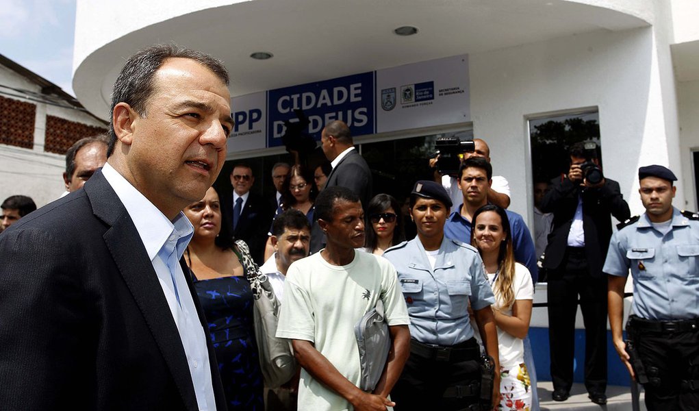 01/11/2012; Rio de Janeiro; Governador Sérgio Cabral na Instalação do edifício-sede da Unidade de Polícia Pacificadora Quadras da Cidade de Deus; Fotos: Carlos Magno