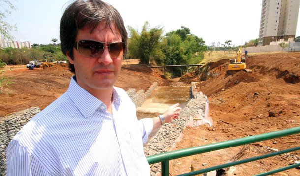 Córrego Macambira corre riscos, alerta ambientalista