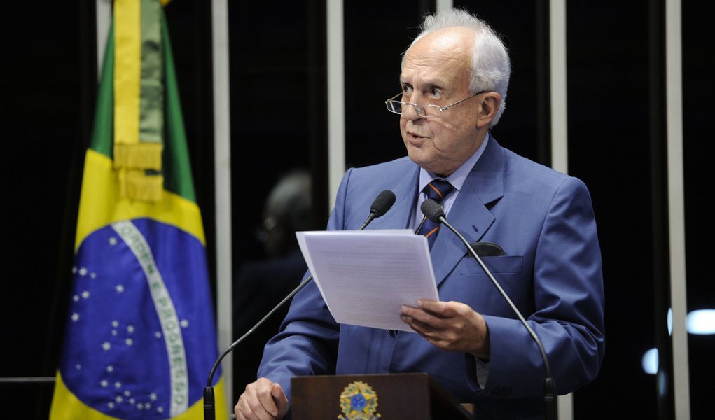 "Este é um governo que não age, apenas reage"