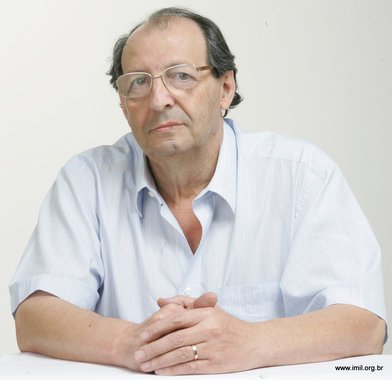 Colunista do Estado ataca governo de "trapalhões"
