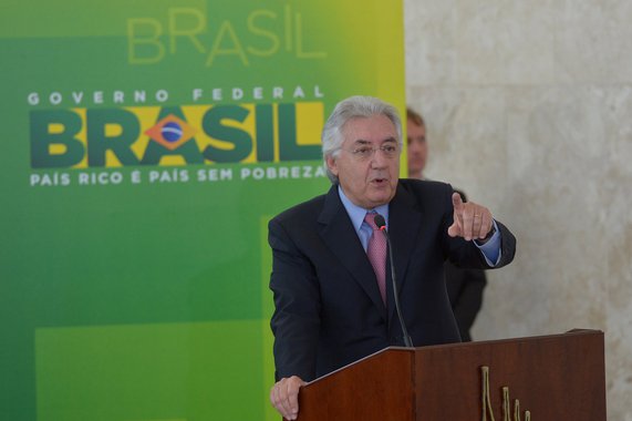 Afif terá de explicar acúmulo de cargos