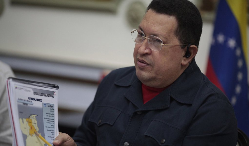 Chávez volta a Cuba para tratamento médico
