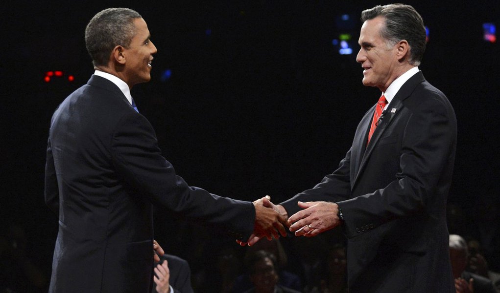 Obama ataca “romnesia” do adversário Mitt Romney