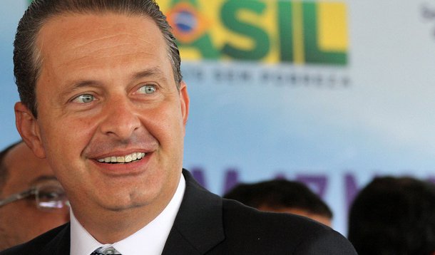 Adesivo do PSB chama Campos de presidente