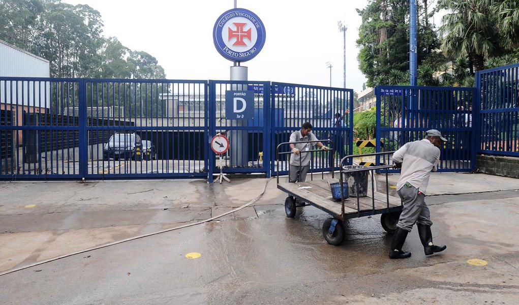 Após chuvas, escola no Morumbi suspende aulas