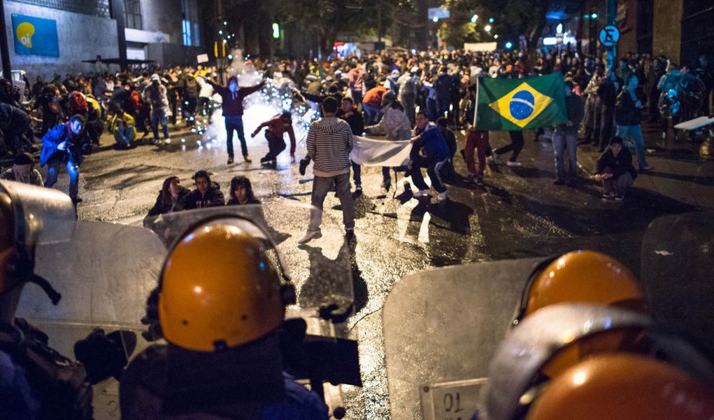 Após protesto, Porto Alegre conta prejuízos
