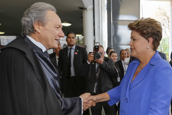 Presidenta Dilma Rousseff durante Sessão solene de posse do Ministro Ricardo Lewandowski e da Ministra Cármen Lúcia nos cargos de Presidente e Vice-Presidente do Supremo Tribunal Federal e do Conselho Nacional de Justiça. (Brasília - DF, 10/09/2014)