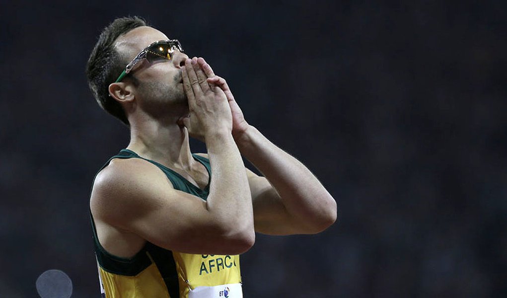Oscar Pistorius é detido após morte da namorada