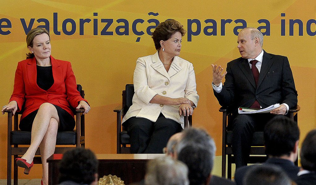 Presidenta Dilma Rousseff, participa da Cerimônia de Anúncio do PAC Equipamentos – Programa de  Compras Governamentais  