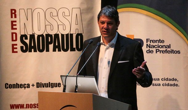 Haddad defende gasolina mais cara para reduzir tarifa de ônibus
