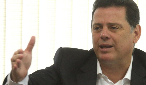 Perillo promete “saúde modelar” até o fim do ano