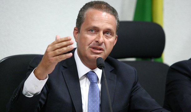 Campos retoma agenda com viagens pelo País