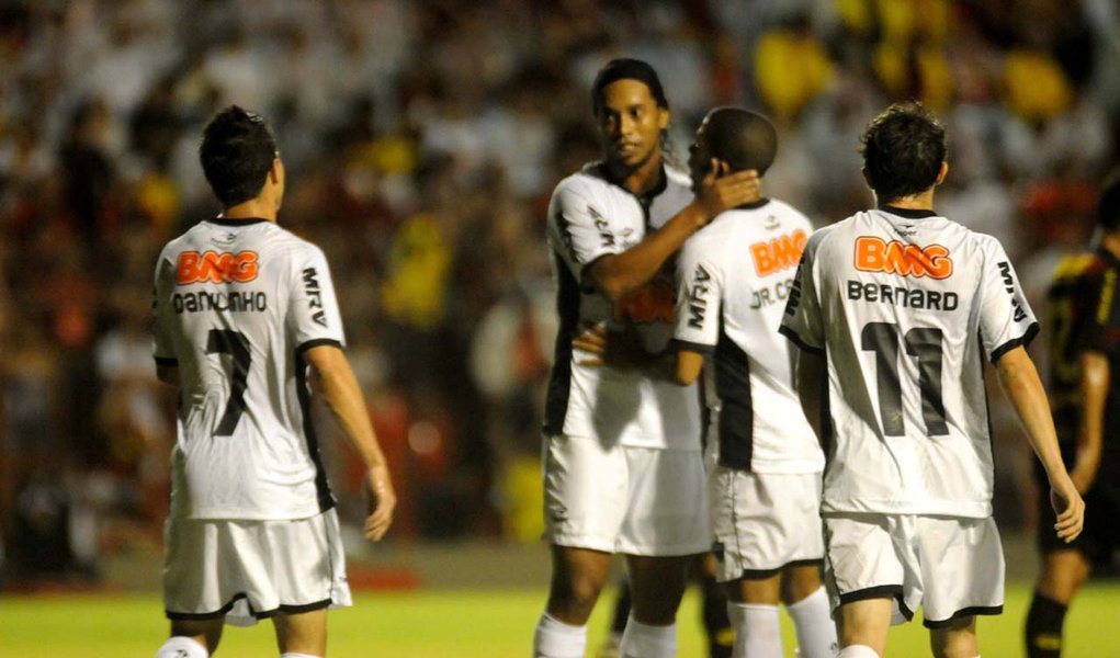 Galo segue líder e irresistível