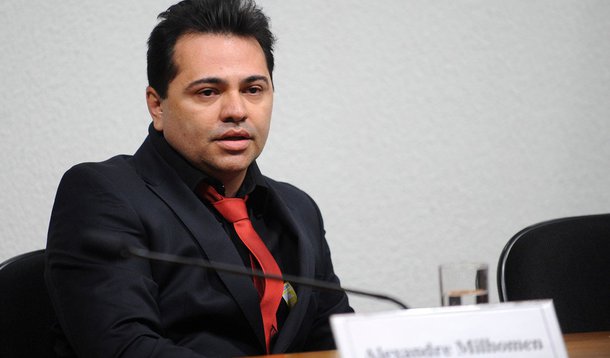 Parlamentares criticam convocação de arquiteto na CPI