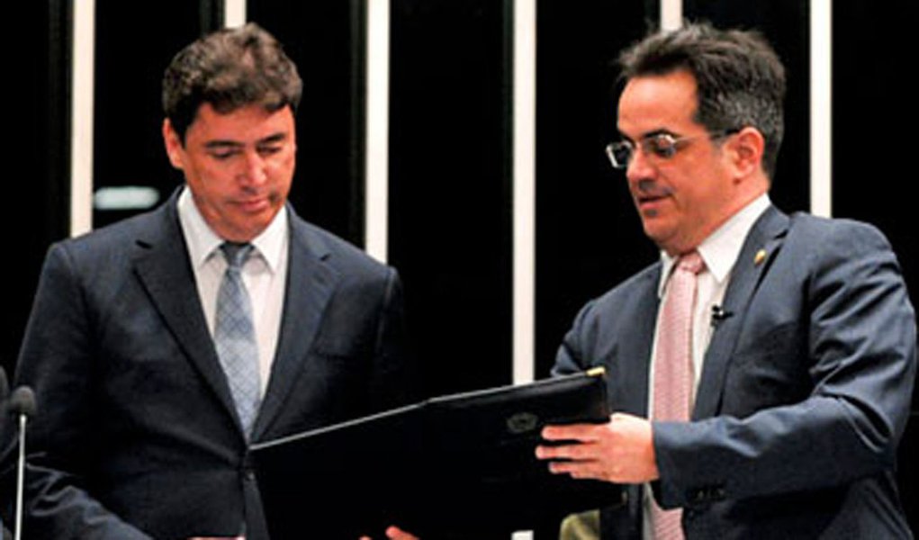Wilder Morais toma posse no lugar de Demóstenes