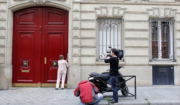 Polícia faz busca e apreensão na casa de Sarkozy