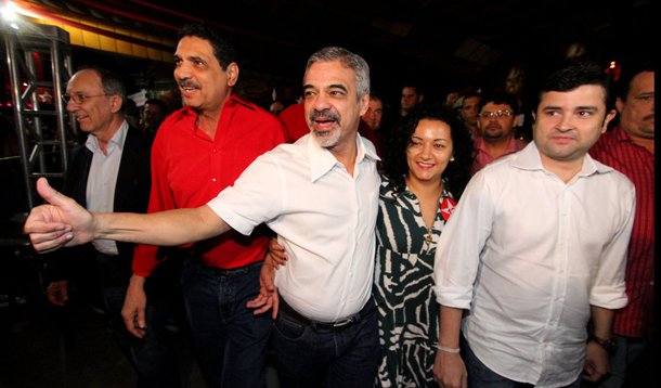 Humberto Costa lidera no Recife e tem 35%