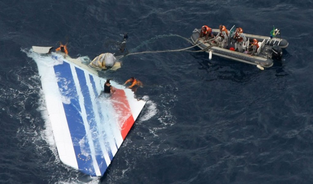 Justiça francesa quer indiciar Air France e Airbus pelo voo 447