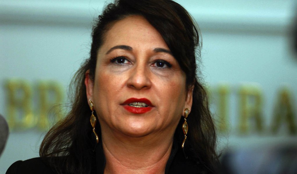 Kátia Abreu pede nova “abertura dos portos”