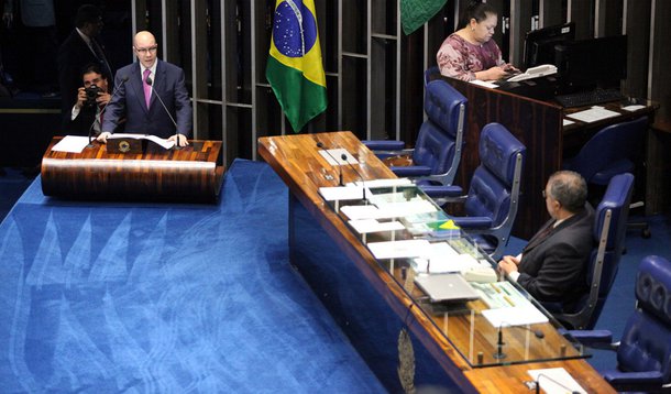 População poderá acompanhar processo contra Demóstenes 
