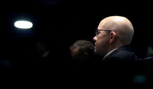 Conselho de Ética decide cassar Demóstenes