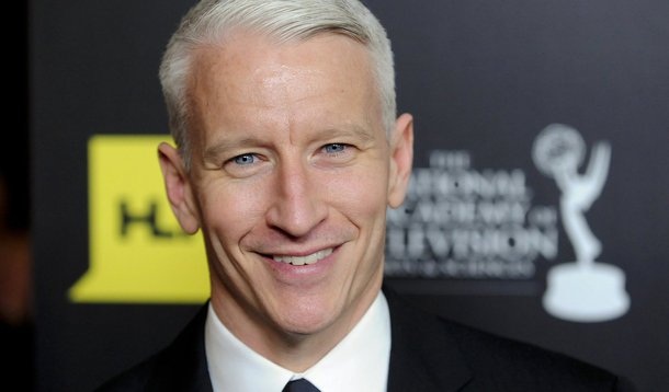 Anderson Cooper assume ser gay publicamente