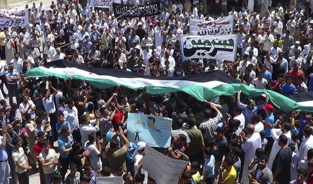 Novo massacre na Síria eleva pressão por sanções