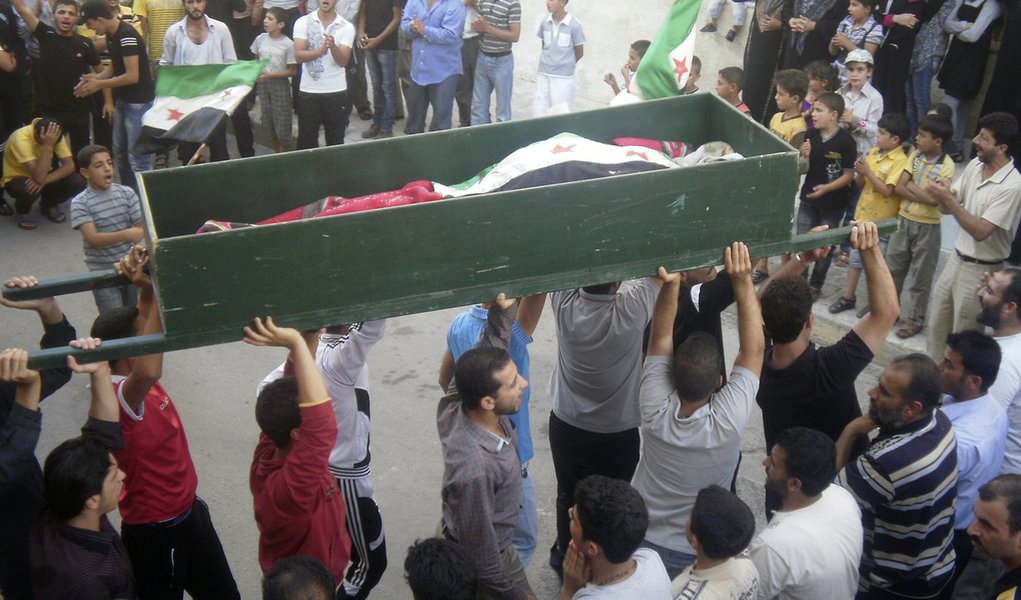 Mais de 16,5 mil foram mortos na Síria desde março de 2011