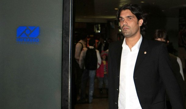 Inter troca Dorival Júnior por Fernandão