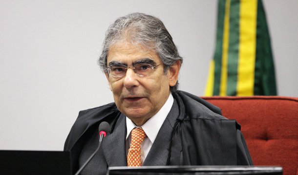 Ayres Britto: "Mensalão está maduro para ser julgado"