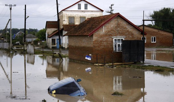 Enchentes deixam mais de 100 mortos no sul da Rússia