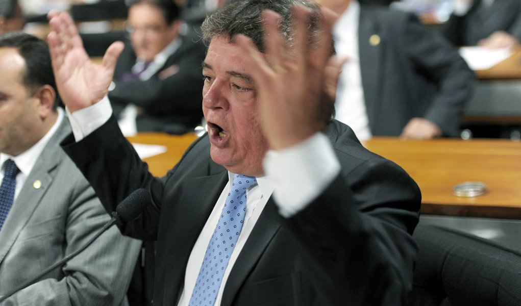 Silvão ataca novamente